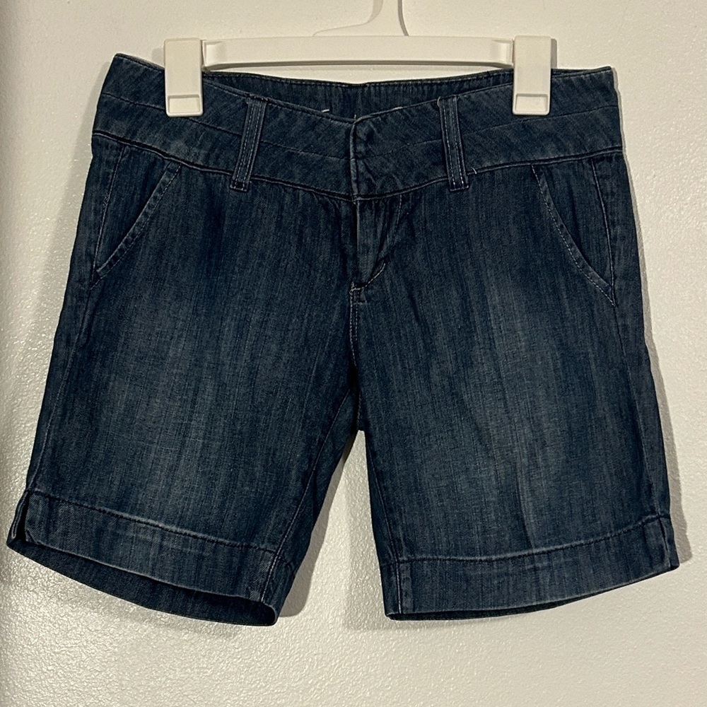 Women’s AEO Low Rise Denim Shorts